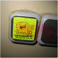 &deg; aufgeklebt / affixed 